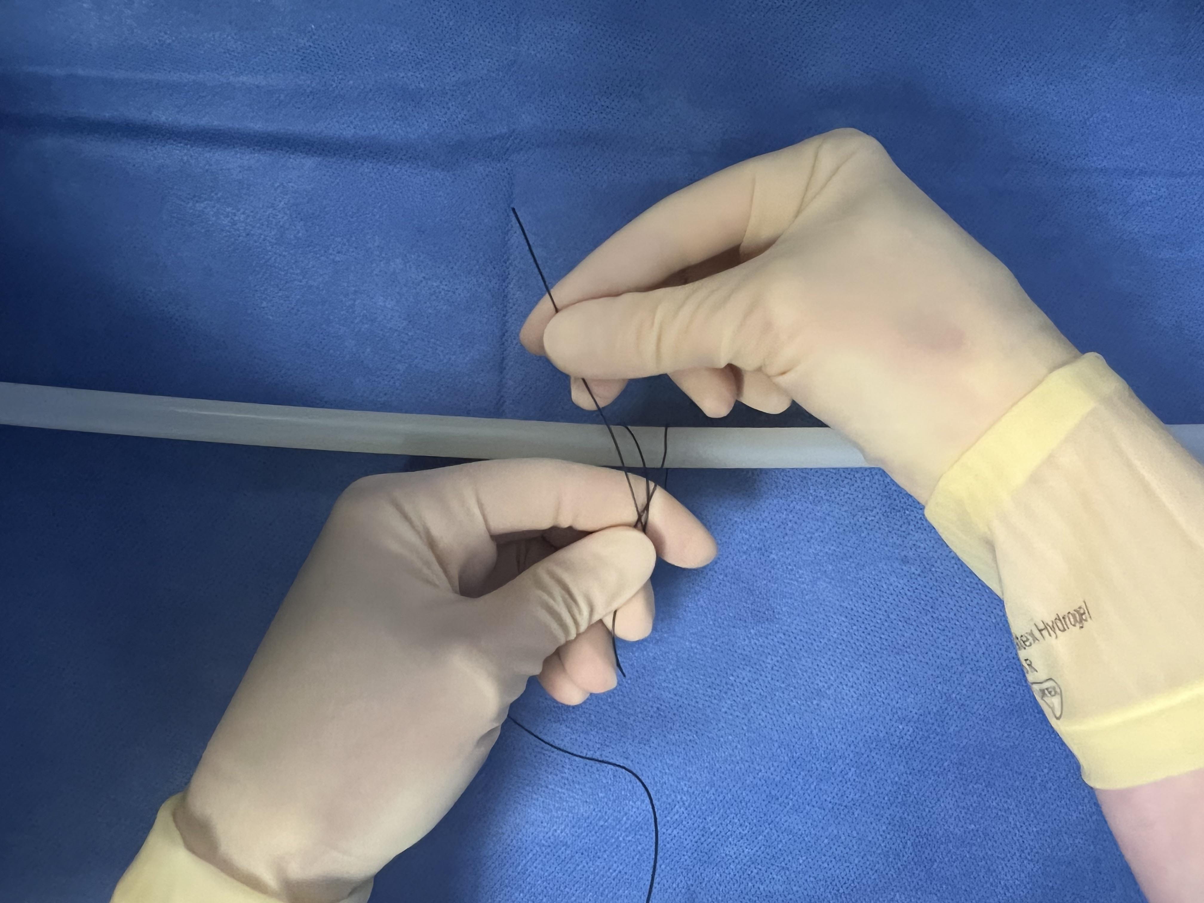 strangle knot suture figure 3d